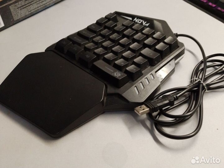 Делёная игровая клавиатура с подсветкой defender