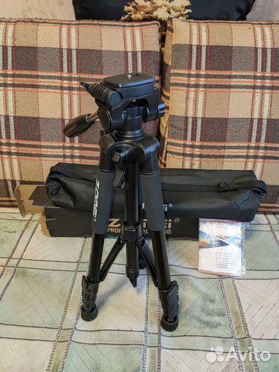 Штатив Zomei Q111 профессиональный