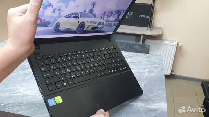 Ноутбук asus (4 - Ядерный, 8 Гб оперативки, SSD)