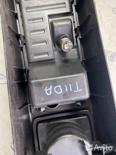 Центральная консоль Nissan Tiida