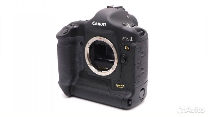 Canon EOS 1Ds Mark II body (пробег 1100 кадров)