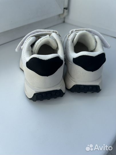 Кроссовки детские