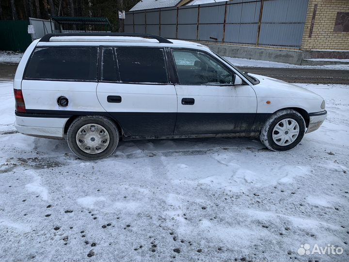 Opel Astra 1.6 МТ, 1997, 256 000 км