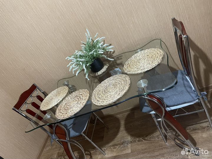 Кухонный стол