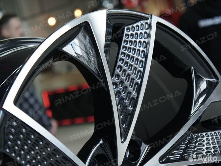 Литые диски RS7 R21 на Audi. Арт3396