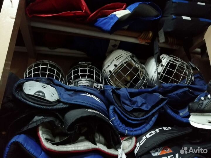Хоккейные шлемы и коньки бауер ссм граф Ребок с се