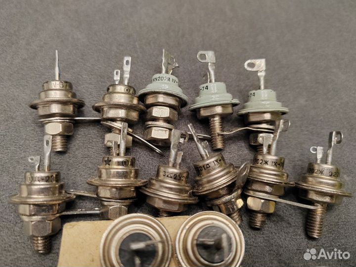 Тиристоры ку202 ку201и одним лотом СССР не паянные