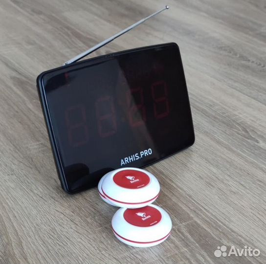 Кнпока вызова официанта и табло отображения вызова