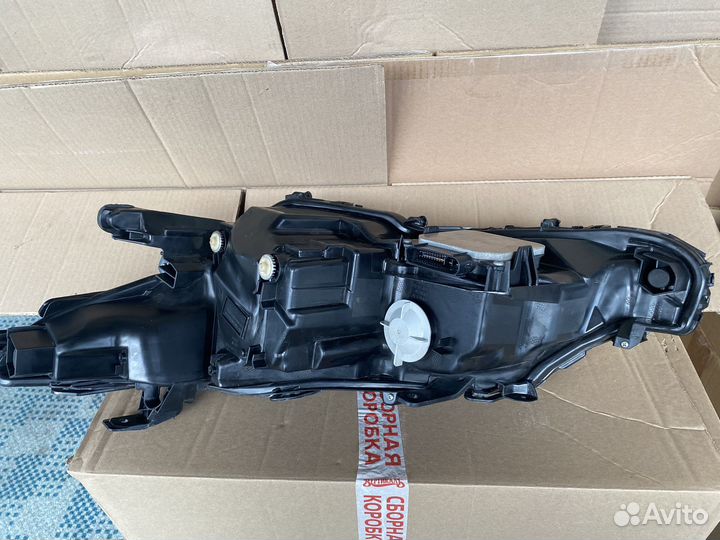 Фара правая Toyota Camry v70