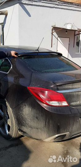 Спойлер на заднее стекло продуваемый на Opel insig