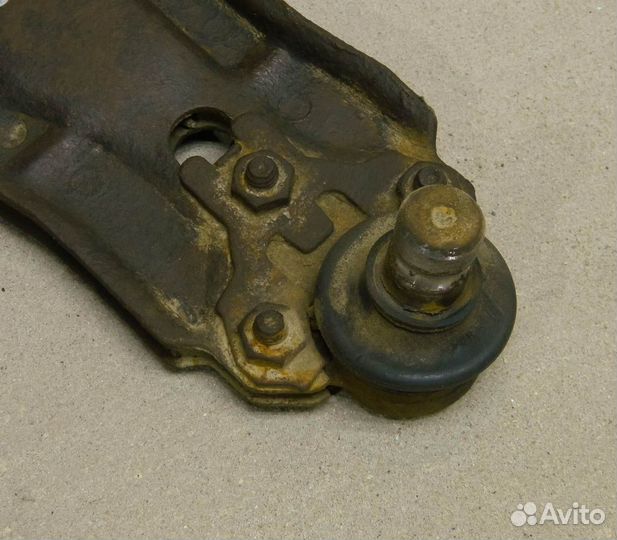 Рычаг передний правый VW Golf 2