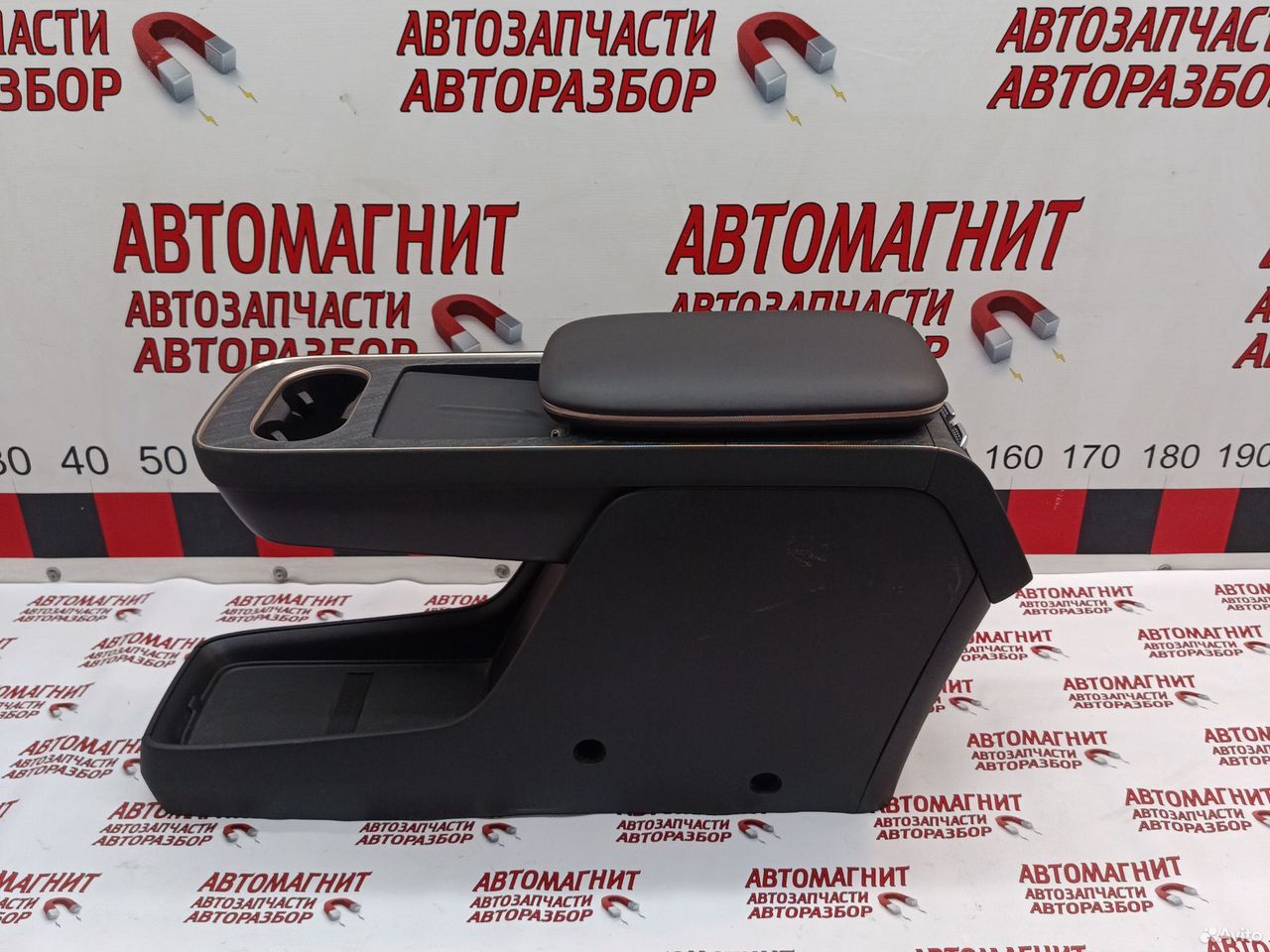 Подлокотник центральная консоль Exeed Exlantix ET