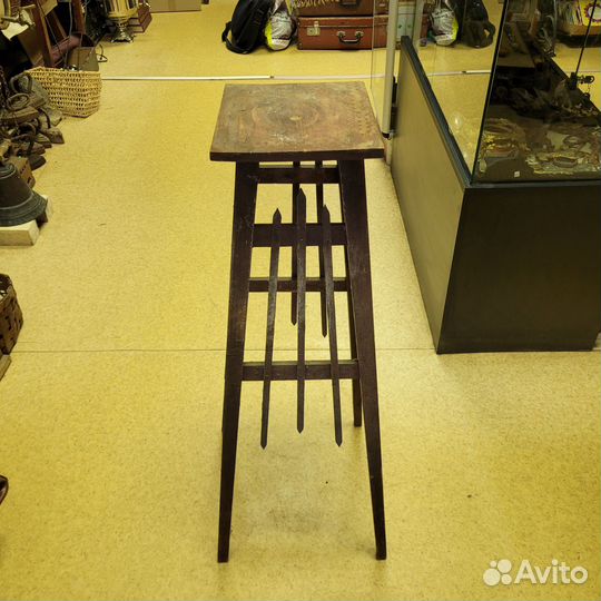 Подставка под цветы