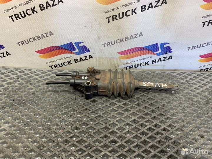 Кран уровня пола кабины Man TGA