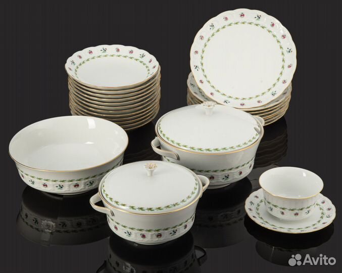 Набор столовый с цветочным рисунком (24 предмета