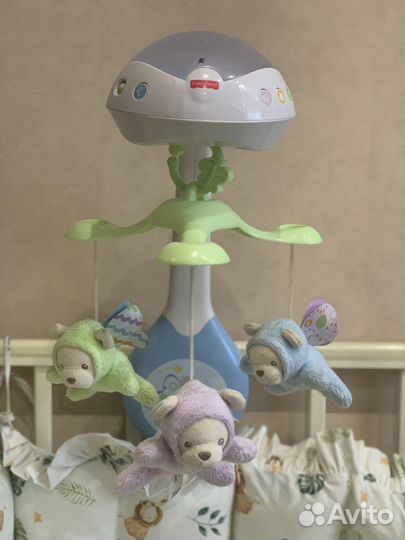 Музыкальный мобиль на кроватку