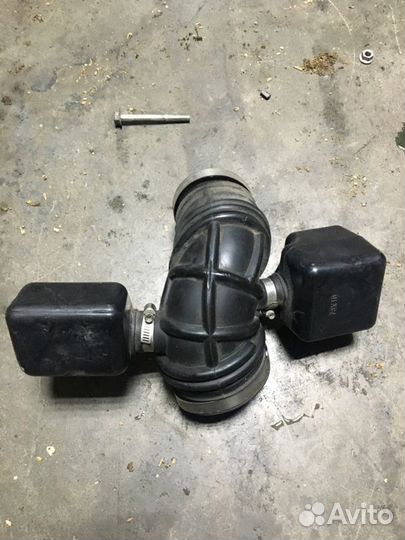 Патрубок дроссельной заслонки Suzuki Grand Vitara