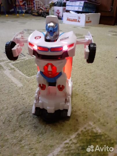 Машина-робот