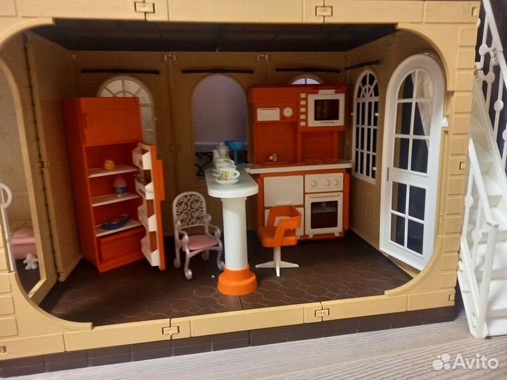 Домик кукольный