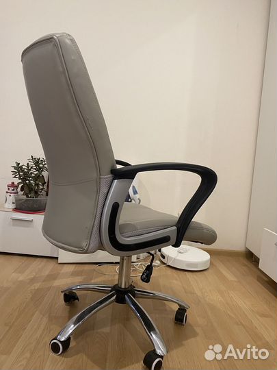 Компьютерное кресло