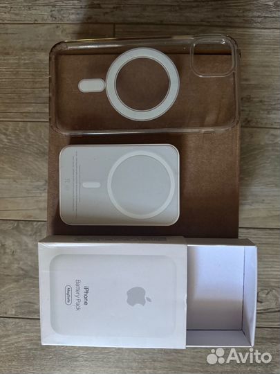 Повербанк apple