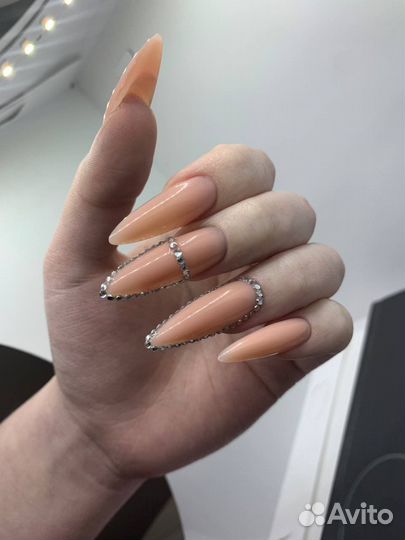 Маникюр с покрытием, наращивание ногтей
