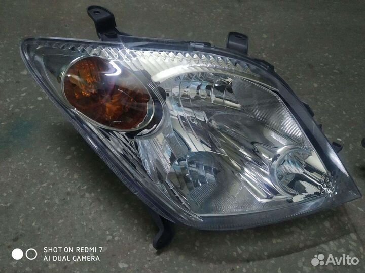 Фары Тойота Ист 02-05 г.в