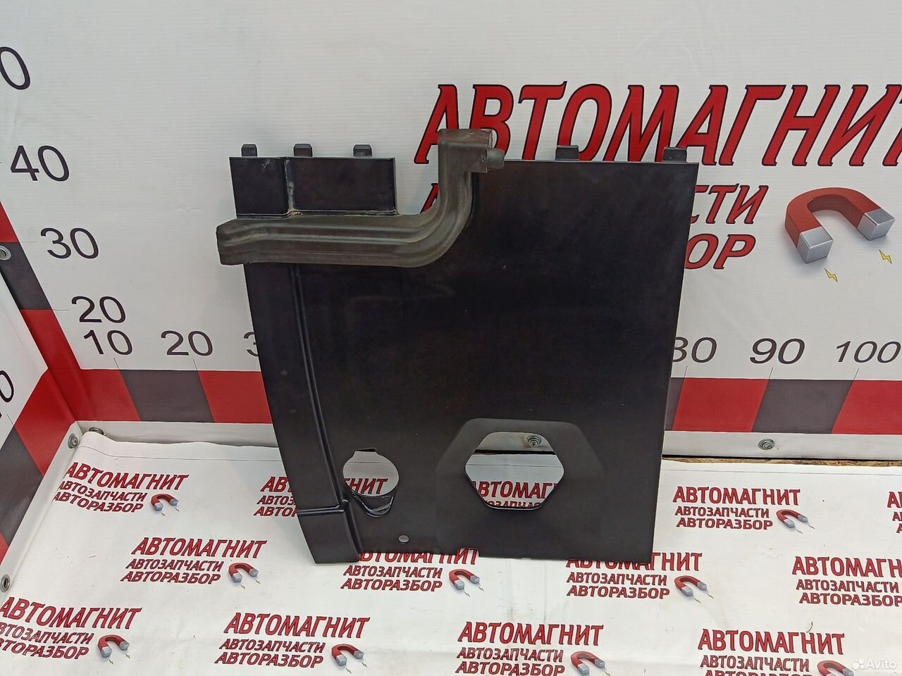 Накладка моторного отсека правая Voyah Free