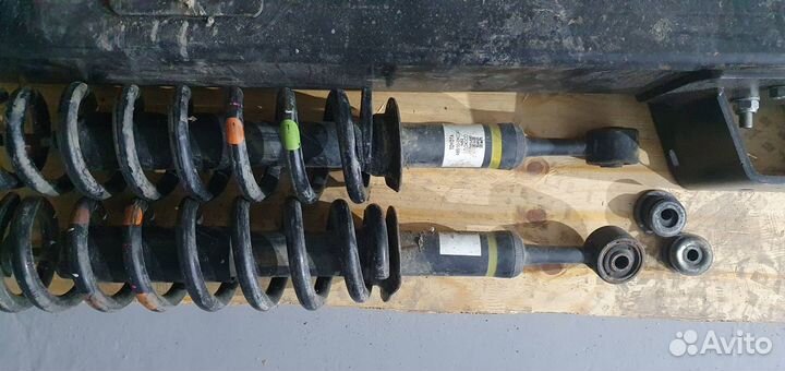 Амортизаторы для toyota Hilux передние Tokico