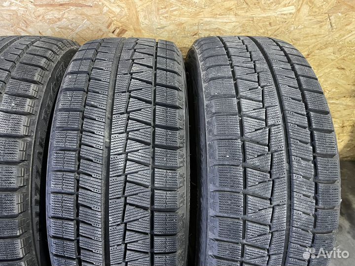 Bridgestone Blizzak Revo GZ 215/45 R17 87Q