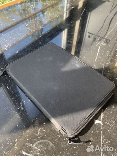 Чехол Armani на iPad