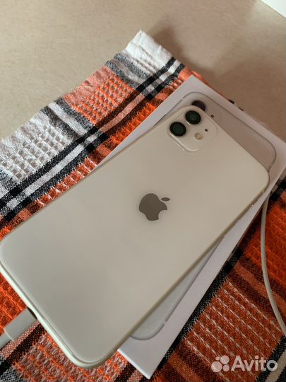 Apple iPhone 11 64gb белый на горантии