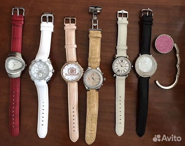 Пакет оригинальных часов и крючок для вечерных сум