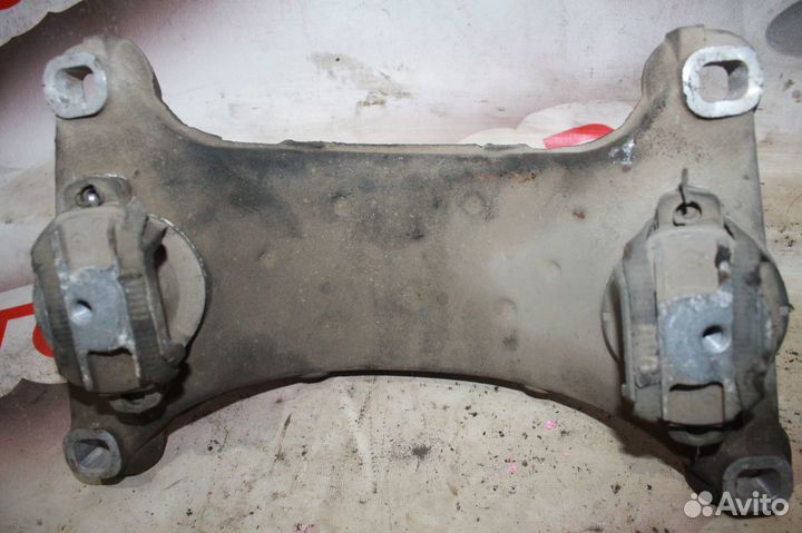 Траверс АКПП Audi A8 D3