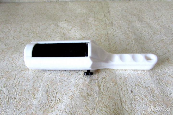 Щетка для чистки одежды с велюровым роликом самооч