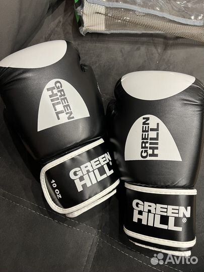 Боксерские перчатки 10 oz green hill