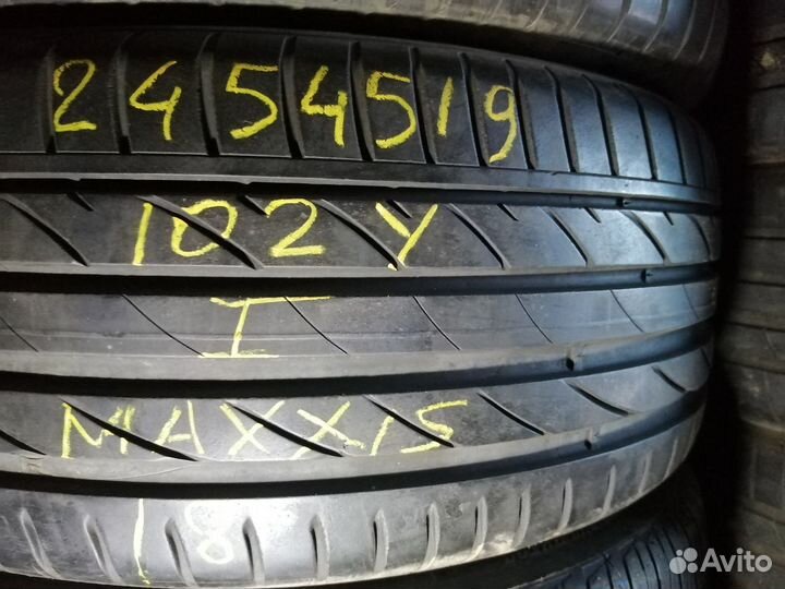 Maxxis Victra Sport SUV VS5 245/45 R19