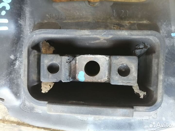 Опора двигателя левая Ford Focus 2