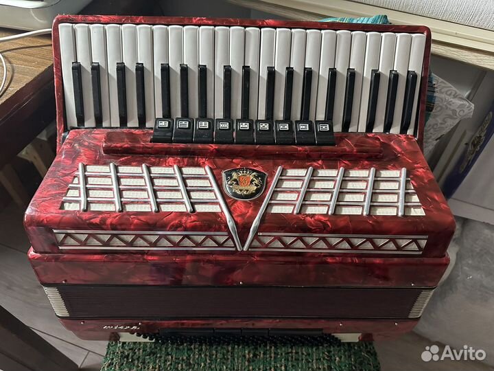 Аккордеон Royal standard Montana