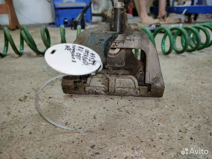 Подушка двс Skoda Octavia A4 Tour