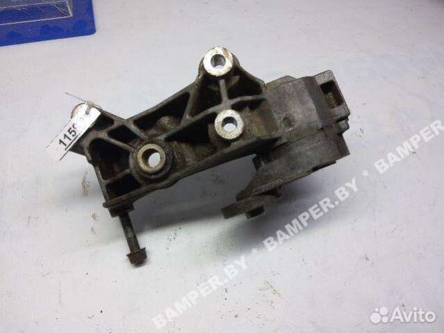 Кронштейн генератора Opel Corsa 897222554
