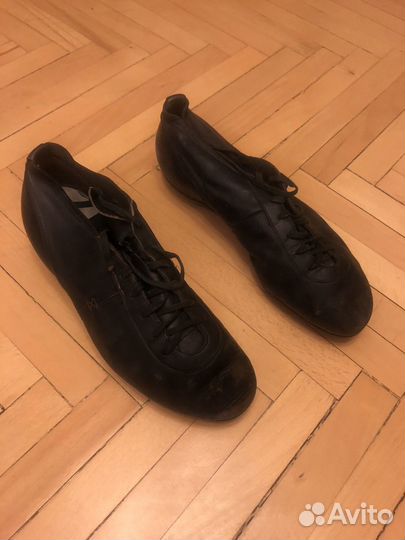 Футбольный буцы