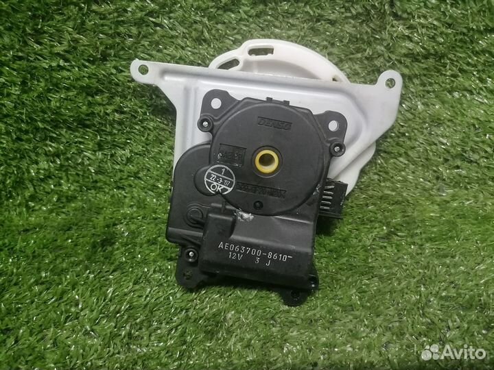 Сервопривод печки 063700-8610 Toyota Avensis AZT25