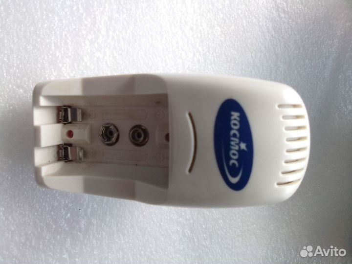 Зарядное для аккам батареек и кроны