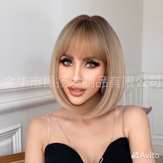 Парик блонд каре с челкой