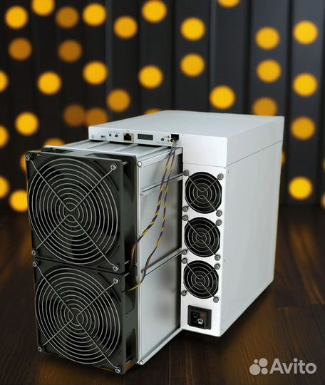 Antminer S21+225Т — балансирует производительность