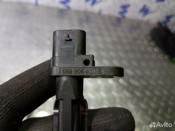 Датчик положения коленвала Audi Q7