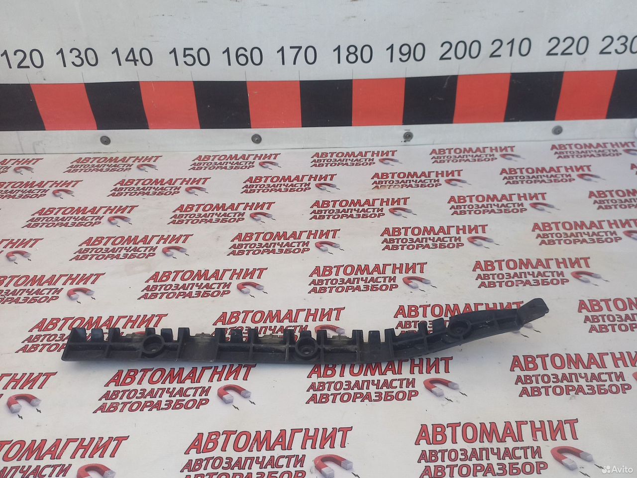 Кронштейн заднего бампера правый Форд Транзит 8