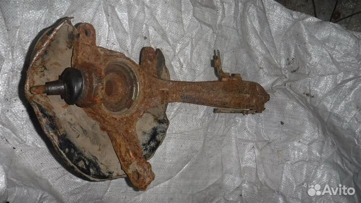 Кулак поворотный передний правый Honda Accord VII