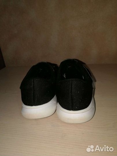 Кроссовки для девочки